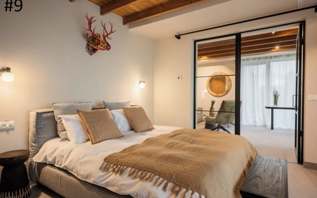 The Pines Bucegi Lodge