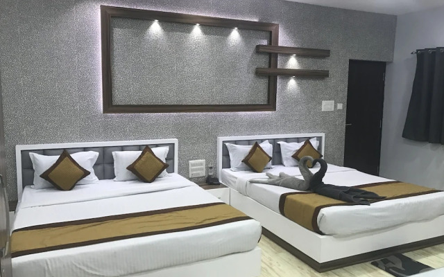 FabHotel Bee Town A.B Road