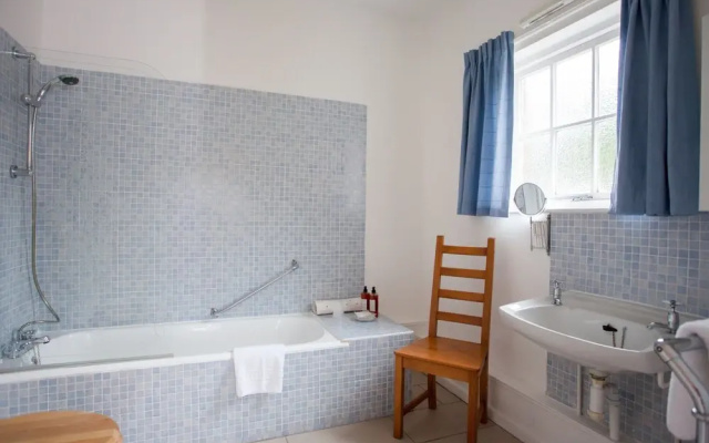 The Coach House - Guest House