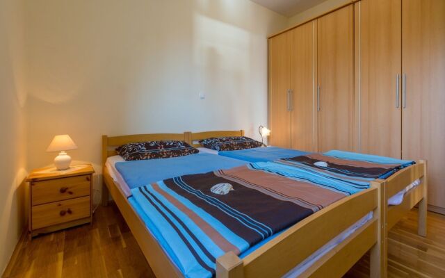 Apartments Kolonic