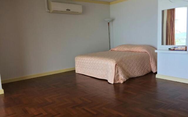 Private Beach Front 5 Bedrooms House