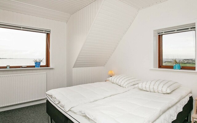 Seaside Retreat in Hvalpsund-by Traum