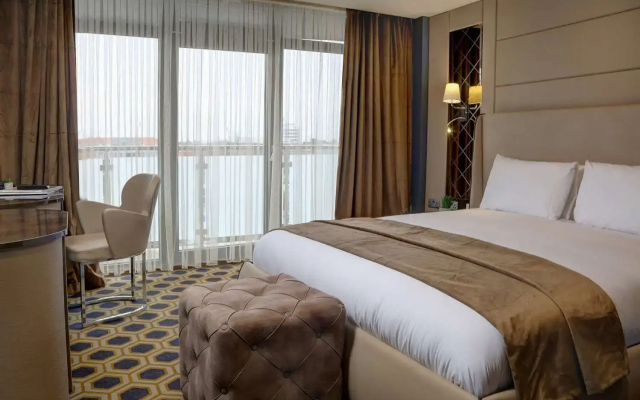 Putney Hotel