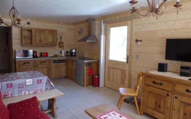 Apartment Agréable rez de jardin dans beau chalet