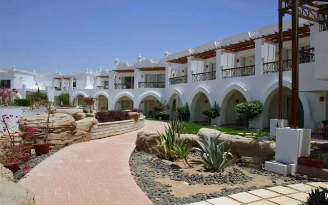 Melia Sinai