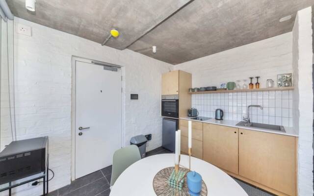 Seaside Studio Apartment, 9 Mins to Queens Beach!