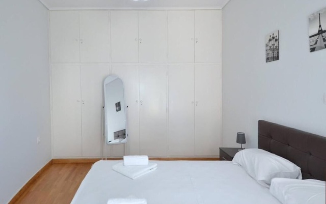 Spacious minimal apartment at Chalandri