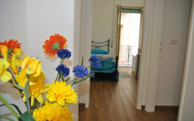 Happiness House two Steps Away to the Beach of Gaeta