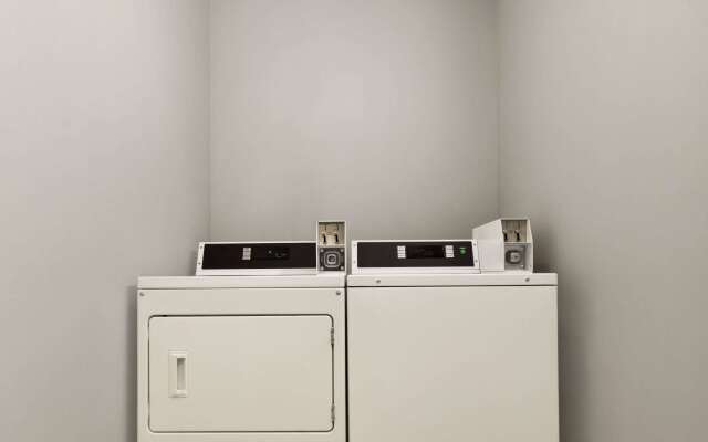 Days Inn by Wyndham Sarnia Harbourfront