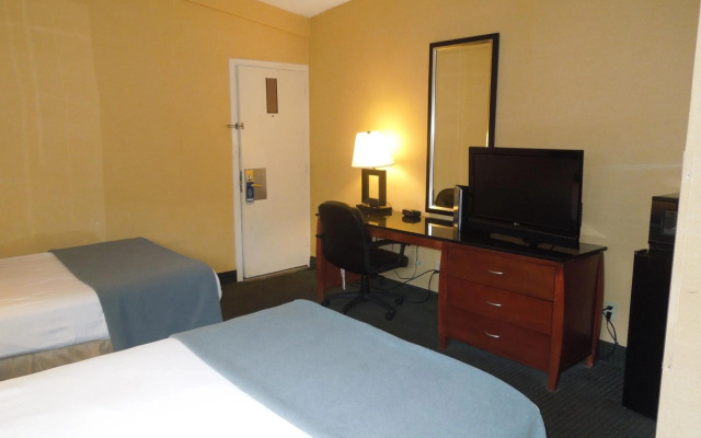 Travelodge by Wyndham Silver Spring