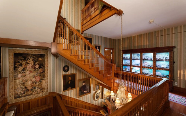 The Dempsey Manor Bed & Breakfast Inn