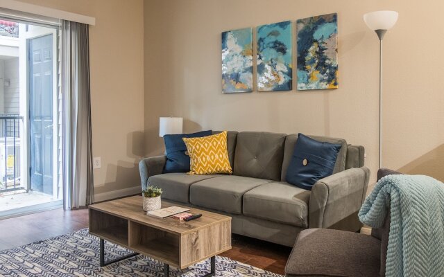 Comfy Downtown Apartments by Frontdesk