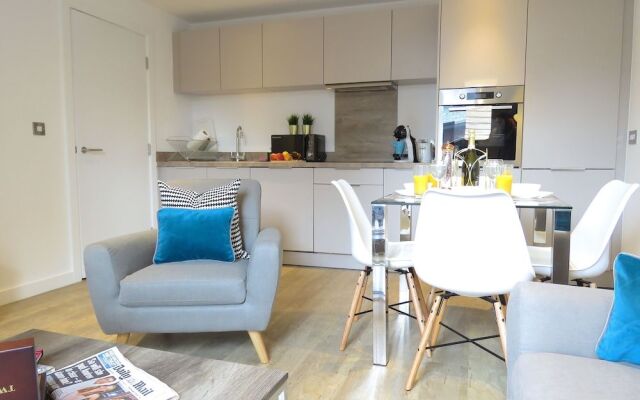 Tudors eSuite Grand Central Aparthotel