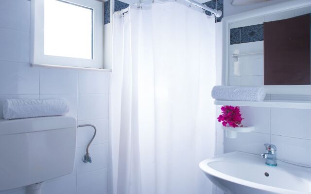 Summer Dreams Malia by Estia