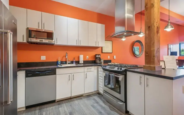 Sunstone Suite - 202