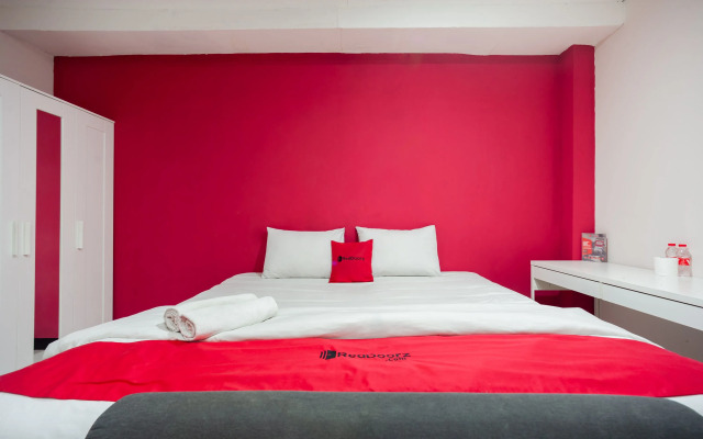 RedDoorz Plus near Mall Kelapa Gading