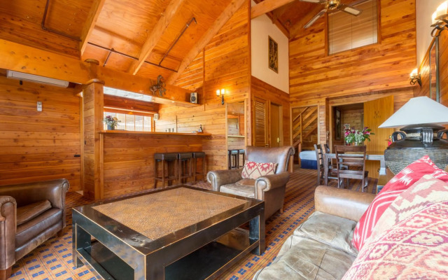 Powderhorn Chateau