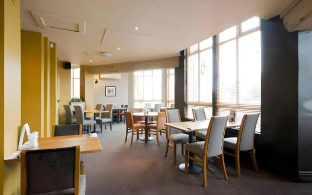 Premier Inn Manchester Airport Heald Green