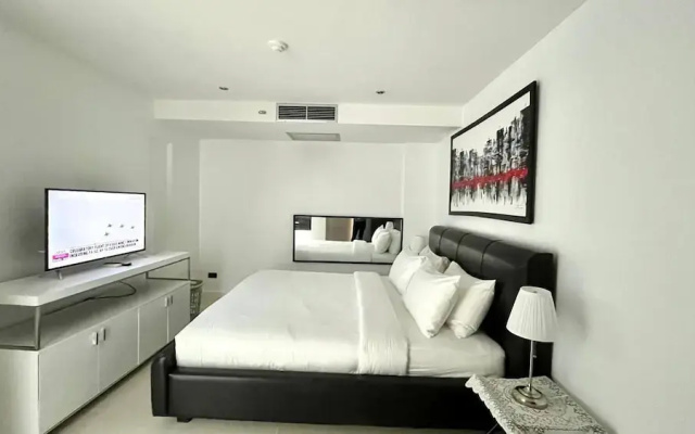 B12a - 2 Bdr Condo With Pool Access, Karon Beach