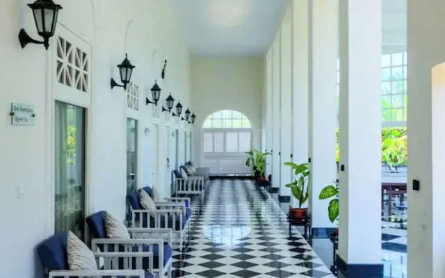 OYO 3010 Chanakya BNR Hotel