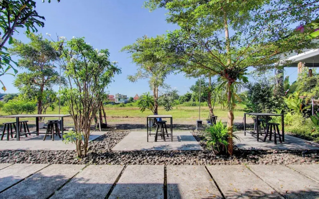 OYO 93885 D'harjo Guesthouse