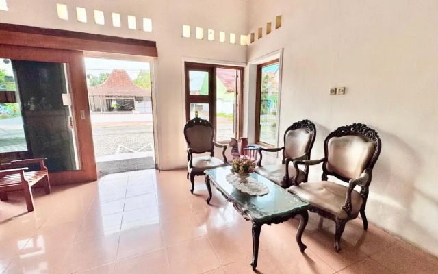 Santalum Hotel