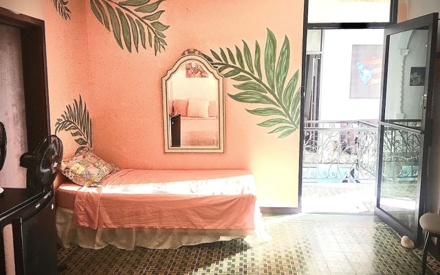Medusa'S Hostel