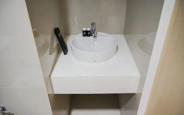 Good Place 1BR Tree Park Apartment near Teras Kota Mall