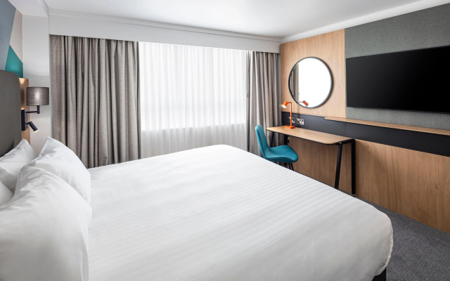 Holiday Inn London-Gatwick Airport by IHG