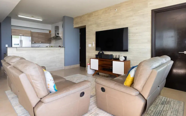 The Big Family Condo by Acomodo