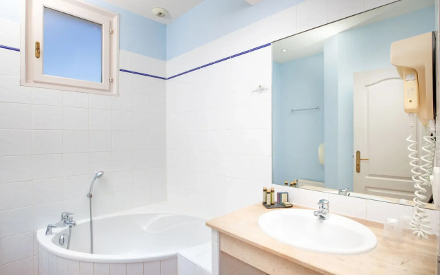 Hotel La Bastide Saint Martin