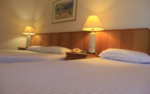 Charbonnier Motor Inn