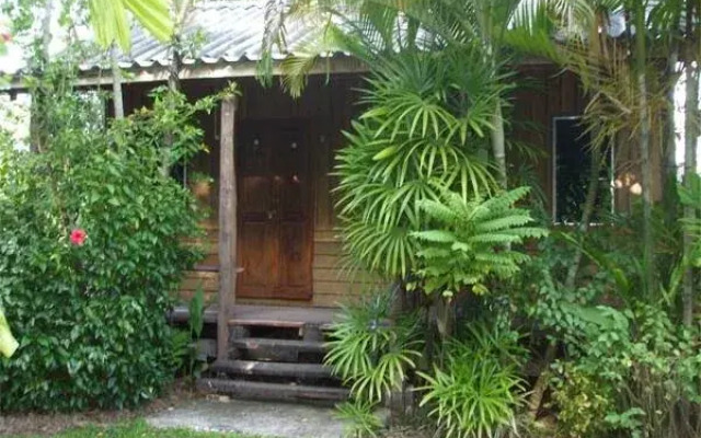 Suwan Guesthouse & Resort