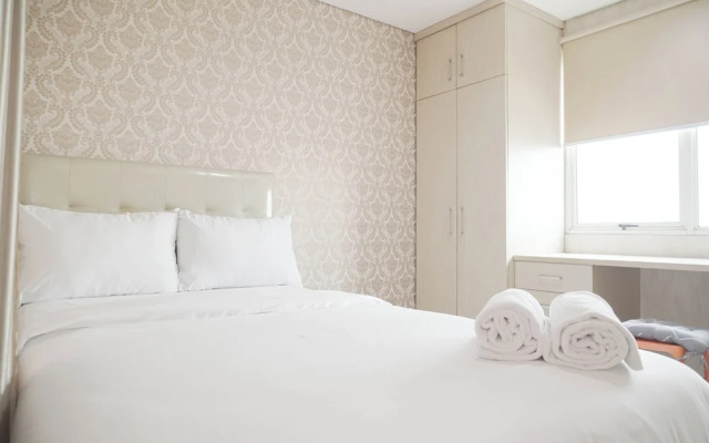 Homey And Modern Studio At Sky Terrace Apartment