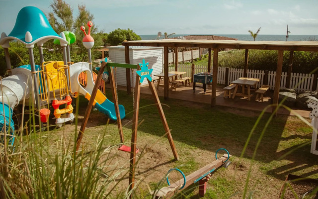 Cumeja - Beach Club & Hotel