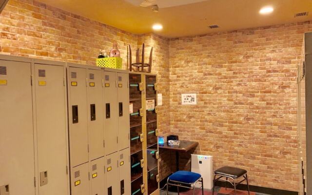 Capsule Hotel Block Room