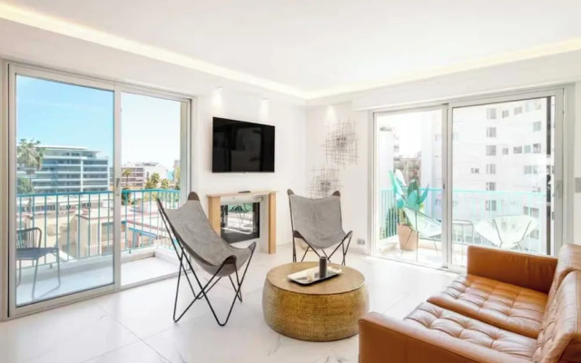Modern Apartment - 3br- 6P - Palm Beah