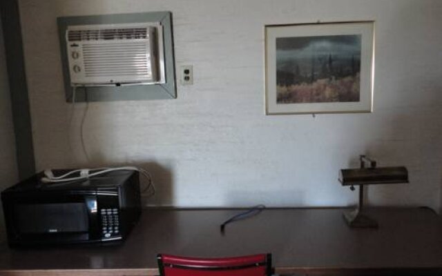 Lodge Motor Inn