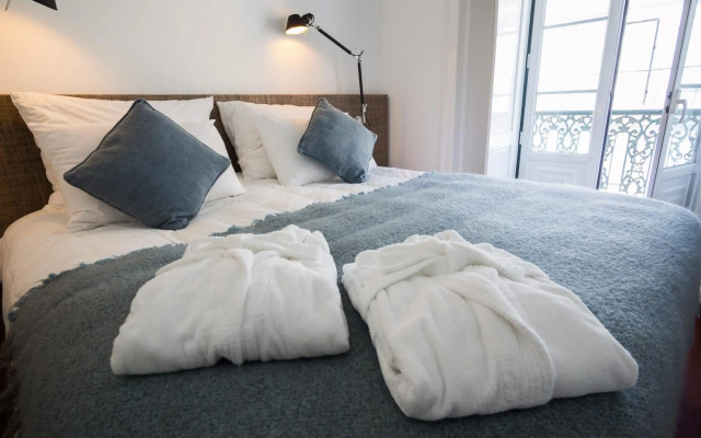 Nomad's Fine Arts in Chiado with Garage