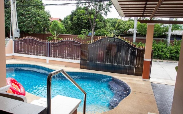 I-Rin Poolvilla