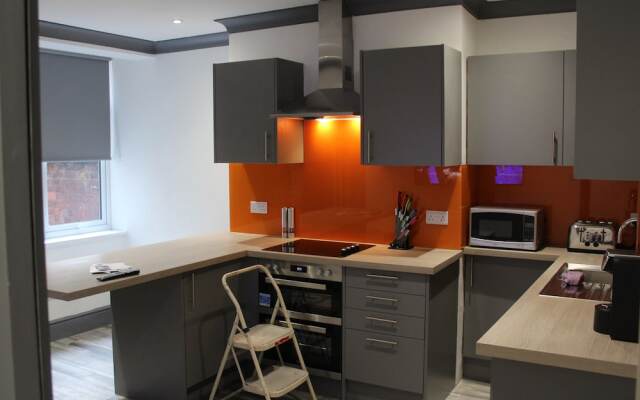 Townhouse @ 282 Walthall Street Crewe