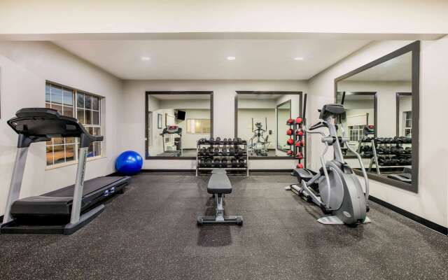 La Quinta Inn & Suites by Wyndham Dallas Mesquite