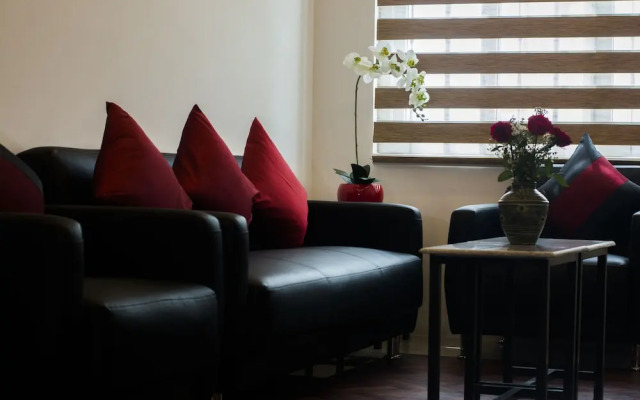Woodside Inn & Serviced Apartments