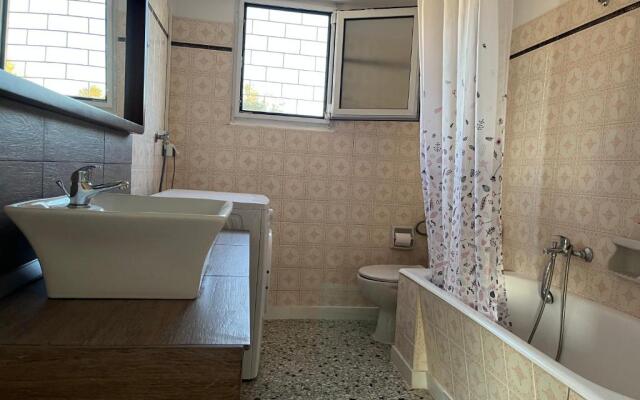 Athens Riviera: 2 bed / 3' walk from the beach