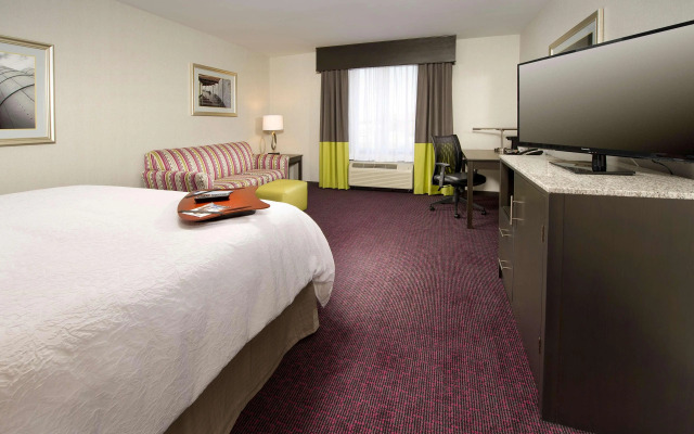 Hampton Inn & Suites Buffalo Airport