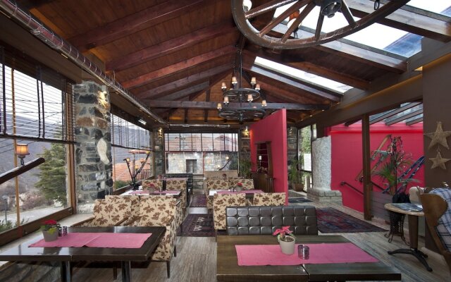 Lithos Hotel & Spa