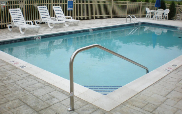 Holiday Inn Express Bentleyville