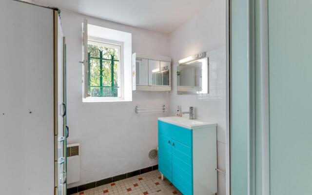 Luxurious Holiday Home in Cendrieux with Garden House