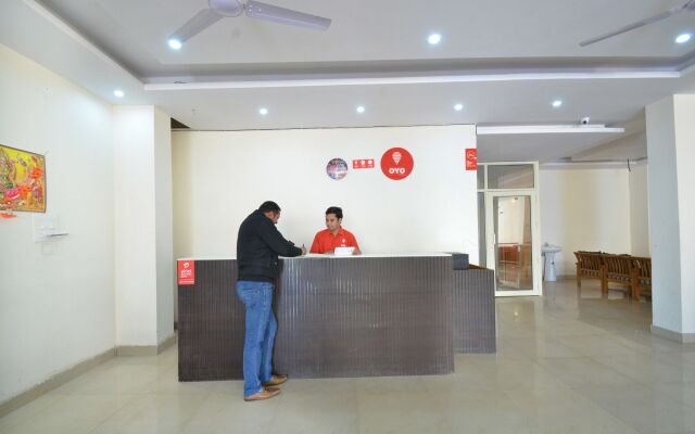 OYO 7372 Platinum Inn