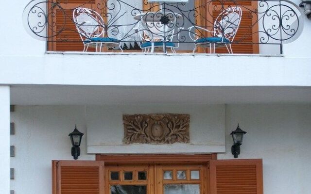 Pantheon Studios Apartments